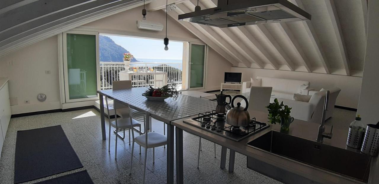 Penthouse By The Sea Apartment Levanto Exterior photo